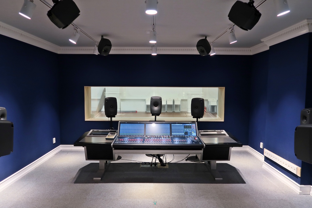 Audioguy Studios enfatiza los del audio con Genelec