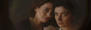 يلتقط دينسون بيكر الهروب البصري لفيلم "The Luminarias" باستخدام عدسات Anamorphic/i من Cooke