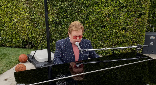 Elton John para One World: Together At Home