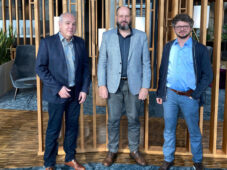 Stefan Breder (CEO Broadcast Solutions), Ramunas Dirmeikis (CEO TVC), Wladislaw Grabowski (COO Broadcast Solutions)