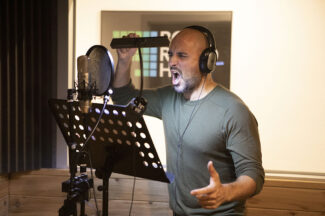 Alain Hernández en la grabación del audiojuego 'La caza. Tramuntana'