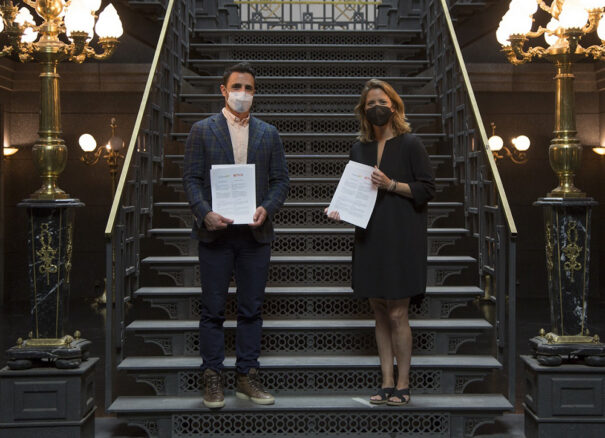 Diego Avalos et Marío Casado sur le tournage de "La Casa de Papel" de Netflix. (Photo : Santi Burgos)