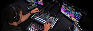 Roland V-160HD: خلاط مدمج ومحمول مزود بقدرات بث مدمجة