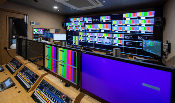 Unidad móvil O2 Czech Republic S12T- Broadcast Solutions