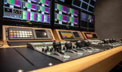 Unidad móvil O2 Czech Republic S12T- Broadcast Solutions