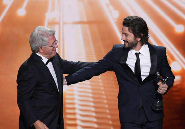 Premios Platino - Honor - Diego Luna - Enrique Cerezo