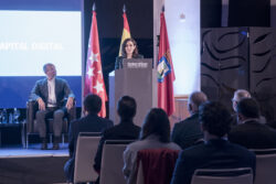 Isabel Díaz Ayuso visita las obras del datacenter Interxion MAD4