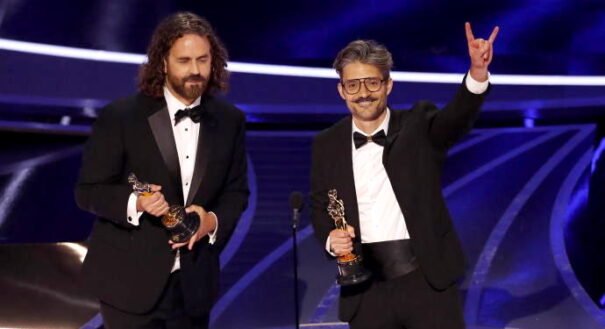 Leo Sánchez y Alberto Mielgo, recogen Oscar (Foto: ABC Network)