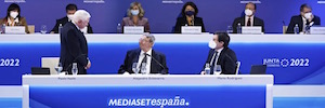 Los accionistas de Mediaset despiden con elogios a Alejandro Echevarría como presidente ejecutivo