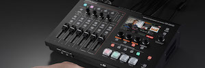 Roland SR-20HD, a new AV mixer for direct streaming