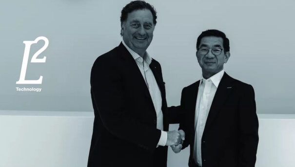 Matthias Harsch, CEO de Leica Camera y Yosuke Yamane, vicepresidente de Panasonic Entertainment & Communication Corporation
