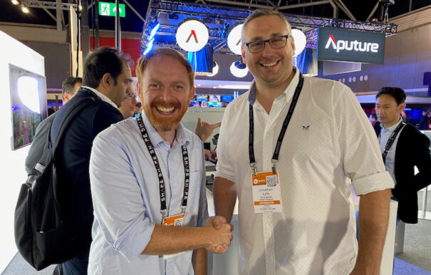 Patrick Holroyd, CEO de Mavis Broadcastjunto a Jonathan Lyth, CTO en ES Broadcast