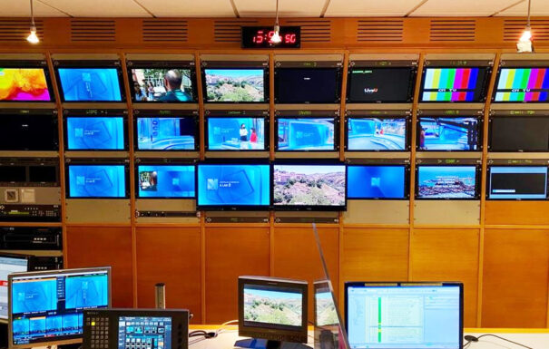 CMM AEQ Kroma Monitores sala de control