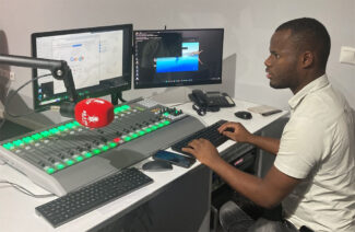 AEQ Rádio Escola Forum IP Split