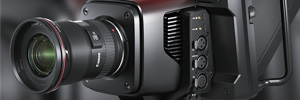 Blackmagic apporte une monture EF et un capteur 6K à sa nouvelle caméra de diffusion Studio Camera 6K Pro