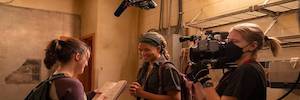 Ksenia Sereda filma 'The Last of Us' com óculos Cooke