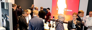 Sennheiser previews its new MKH 8030 microphone at IBC 2023