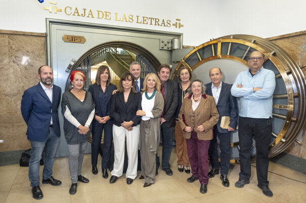 RTVE - Informe Semanal - Caja de las Letras - Instituto Cervantes - Objetos