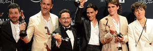 ‘La sociedad de la nieve’ arrasa en unos XI Premios Platino que también ensalzan a ‘Barrabrava’