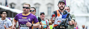 El enfermo de esclerosis múltiple Joe Ramsden retransmite en directo su hazaña en el maratón de Londres con LiveU