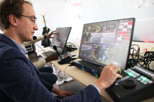 Simplylive (Riedel), TVU und Starlink: ein Proof of Concept für die Umstellung von Remote-Produktionen