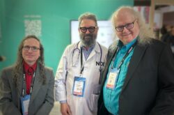 Ethan Wetzell (izda), Roberto Musso (centro), & Jeff Berryman (derecho)