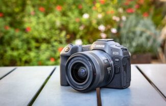 Canon EOS R8