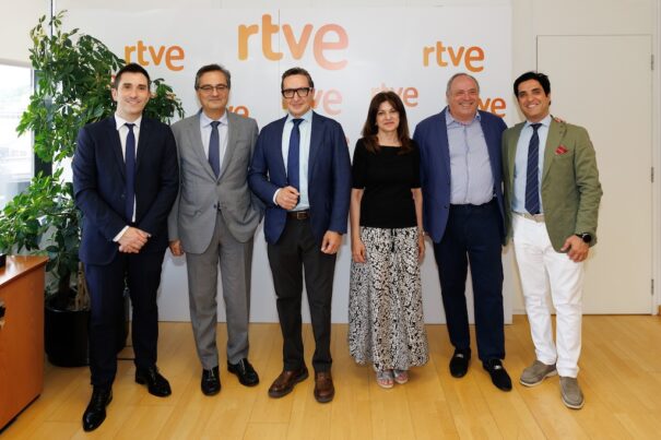 Radio Televisión Española y la Universidad de Salamanca firman la renovación de la Cátedra RTVE-USAL