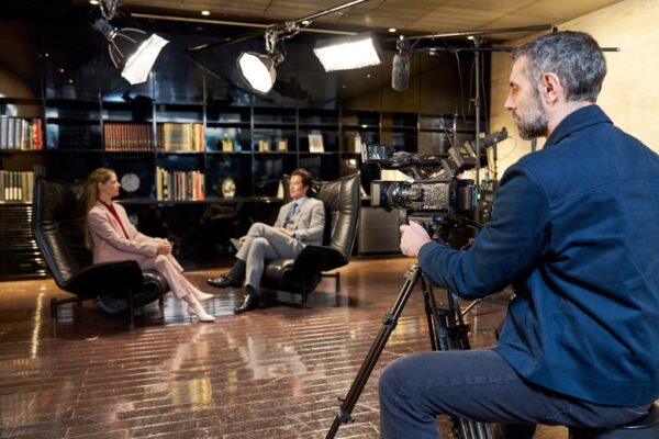 Sony PXW-Z300, el nuevo camcorder 4K 60P XDCAM con zoom 17x, triple sensor CMOS de 1/2 pulgada y seguimiento de sujeto con IA