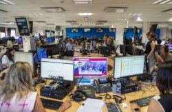 Mesa de redacción de informativos en Torrespaña (RTVE)