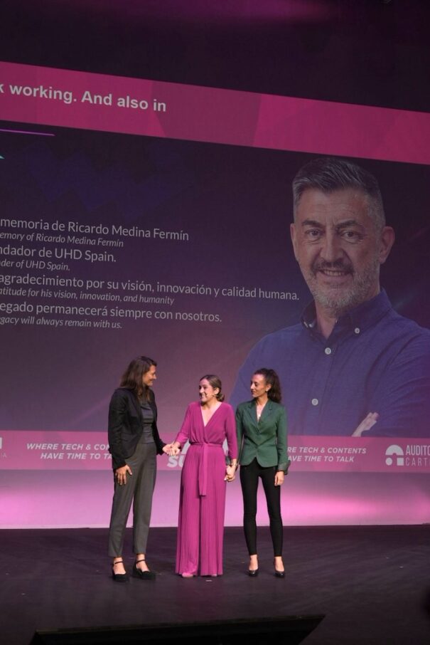 De izquierda a derecha, Rossana Rompato, Directora General de Medina Media; María Medina, Directora General de Medina Media Events y Directora Ejecutiva de Medina Media Global; y Sonsoles Medina, Directora de Operaciones de Medina Media Global.
