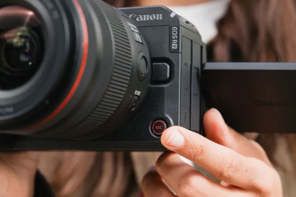 Canon EOS R6 V 