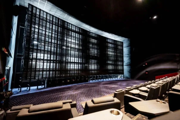 GDC - Odeon Sambil - Pantalla LED HDR multiperforada